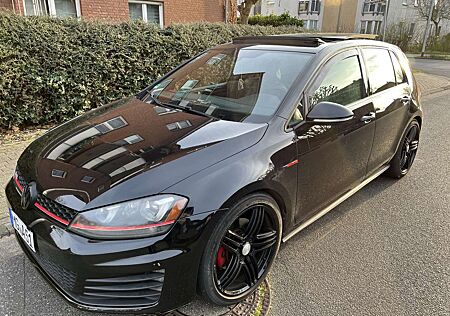 VW Golf GTI Volkswagen Golf 2.0 GTI TSI DSG keyless fender Sound