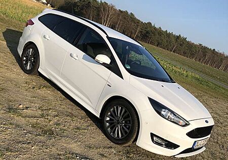 Ford Focus MK 3 ST Line aus 1.Hand