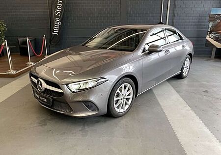 Mercedes-Benz A 180 Limo Progressive LED MBUX Kamera 17" Autom.