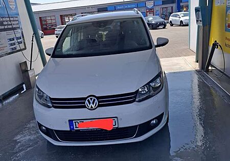 VW Touran Volkswagen 2.0 TDI DPF BlueMotion Technology Cup