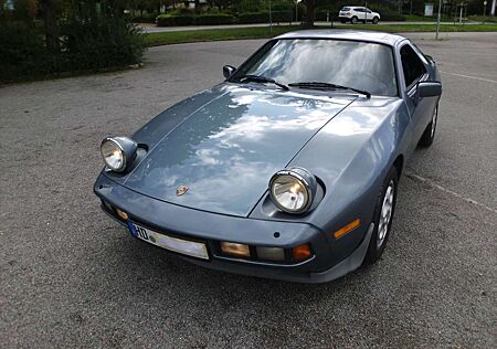 Porsche 928 S