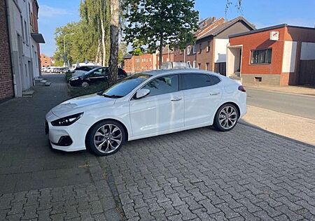 Hyundai i30 1.4 T-GDI DCT Style