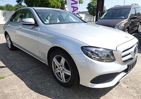 Mercedes-Benz E 250 E -Klasse Lim. +KAMERA+NAVI+PDC+BC+AU