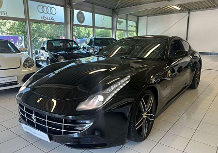 Ferrari FF 6,3 V12 1. HAND/Kamera /Sportabgas