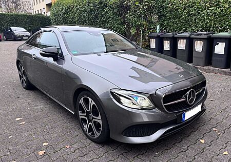 Mercedes-Benz E 220 E-Klasse Coupe 9G-TRONIC*Avantgarde*Navi*Pano*LED
