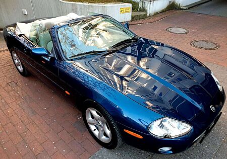 Jaguar XK 8 2+2 Convertible 2001 *EU 22 Jahre in 1 Hand