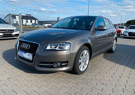 Audi A3 Sportback 2.0 TDI quattro|BI-XENON|PANO|6Gang