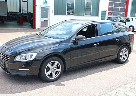 Volvo V60 Kombi Linje Business AHK ALLRAD AUTOMATIK