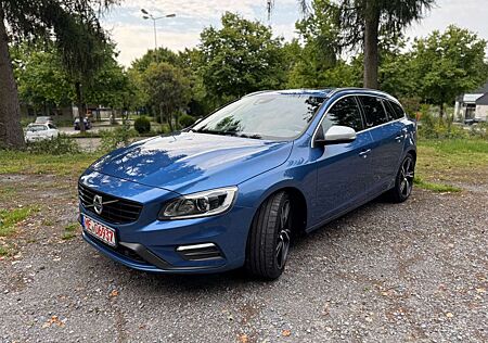 Volvo V60 T4 2,0l T im R-Design mit AHK!