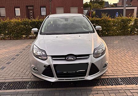 Ford Focus Fließheck 1.6 TI-VCT Titanium