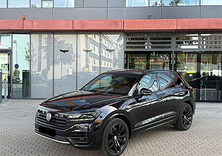 VW Touareg Volkswagen 3.0 V6 TDI R-Line Black Style AHK Luft 21 Head-Up