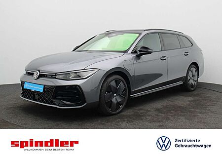 VW Passat Variant Volkswagen R-Line 1.5 eHybrid / Pano, AHK