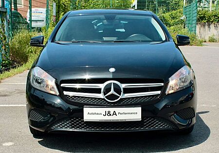 Mercedes-Benz A 180 A -Klasse BlueEfficiency/LEDER/NAVI