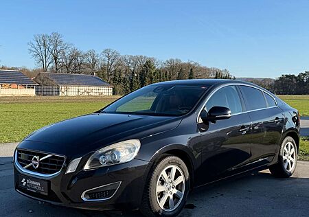 Volvo S60 Momentum/AHK/NAVI/ACC/PDC/SZHZG