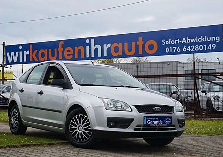 Ford Focus Lim. Trend*KLIMA*ZV-FUNK*RADIO-CD !!