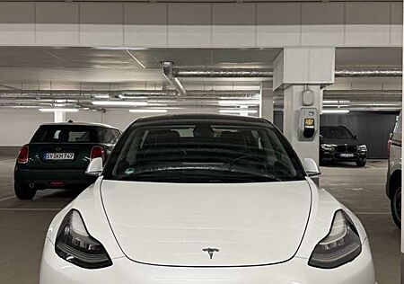 Tesla Model 3 Standard Reichweite Plus Hinterradantrieb