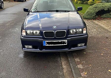 BMW 320 E36