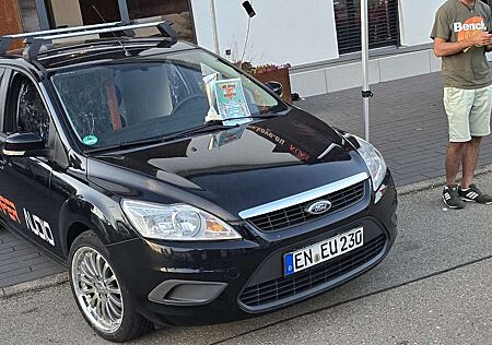 Ford Focus gebraucht kaufen Ford Focus Turnier 1.6 16V Viva I