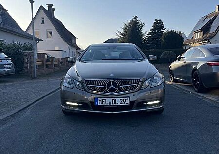 Mercedes-Benz E 350 Coupe BlueEFFICIENCY 7G-TRONIC Elegance