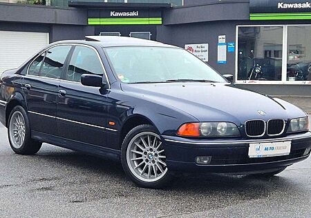 BMW 520 i Limo PDC/SHZ/GSD Scheckheftgepflegt