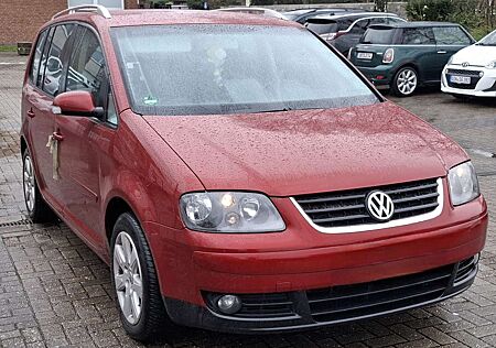 VW Touran Volkswagen Highline