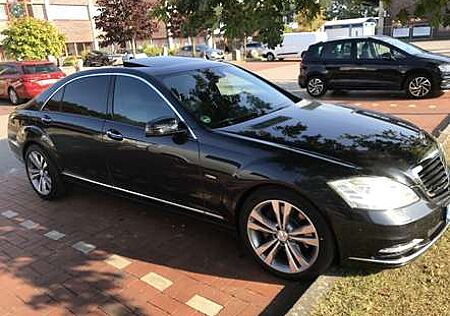 Mercedes-Benz S 350 BlueTec 4Matic L (221.183) Langversion