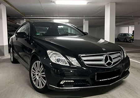Mercedes-Benz E 350 gebraucht kaufen Mercedes-Benz E 350 CGI Coupe BlueEFFICIENCY 7G-TRONIC Avantgarde