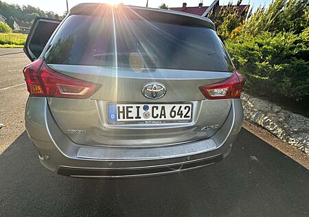 Toyota Auris E15UT