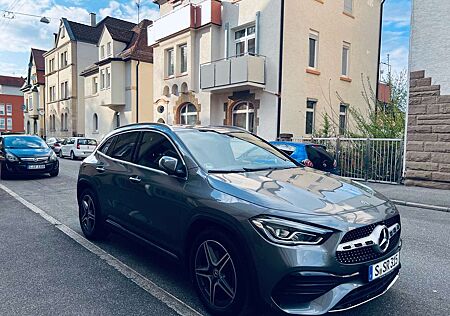 Mercedes-Benz GLA 200 7G-DCT AMG Line