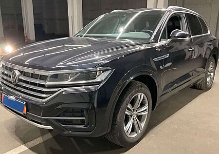 VW Touareg Volkswagen 3.0 TDI R-LINE 4M LEDER NAVI LED AHK CAM