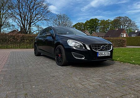 Volvo V60 D5 Geartronic Summum