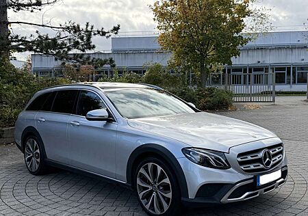 Mercedes-Benz E 220 gebraucht kaufen Mercedes-Benz E 220 d 4Matic All-Terrain 9G-Tronic. Panorama.