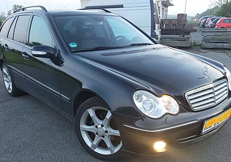 Mercedes-Benz C 180 Sport Edition ~ Teilleder ~ Navi ~ Klima ~ El Gssd