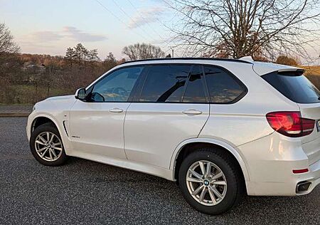 BMW X5 | M-Paket | 2 Hd | AHK | Pano | Head up | 8fach