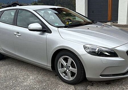 Volvo V40 T2 Linje You!