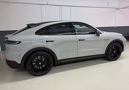 Porsche Cayenne Coupe Turbo E-Hybrid mit GT-Paket, Lp.260.000