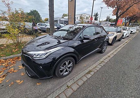 Toyota C-HR Hybrid Team D