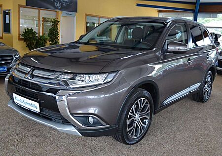 Mitsubishi Outlander Plus 2WD R-KAMERA / 7.SITZER / KLIMA