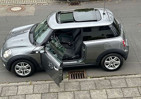 Mini ONE Mo 2010 wie neu Schiebed Sitzh Klima PDC 1A