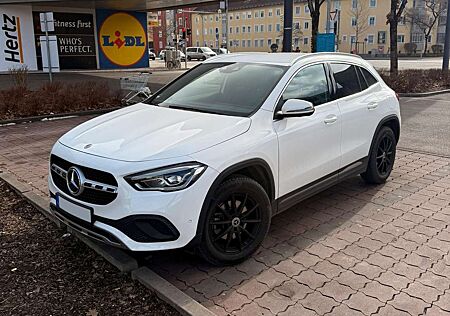 Mercedes-Benz GLA 200 GLA Diesel d 8G-DCT