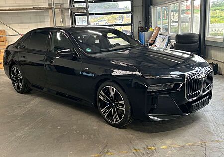 BMW 740 d xDrive MSport Iconic Cinema SkyDACH AHK