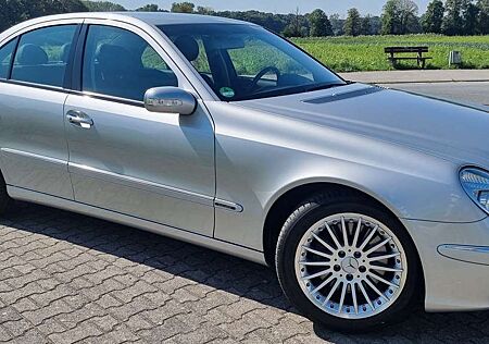 Mercedes-Benz E 500 Youngtimer Gutachten 2+ Navi Luftfederung AHK