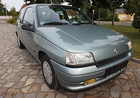 Renault Clio RT, 1.Hand,30 Jahre H-Kennzeichen