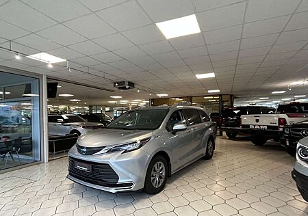Toyota Sienna 2,5L - Hybrid - 8 Sitze