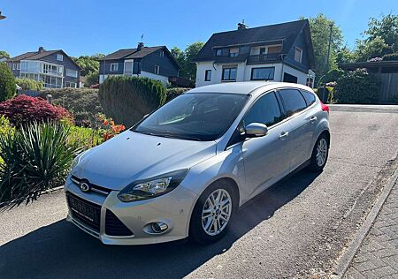 Ford Focus Titanium *4/5 Türer* *Limousine*