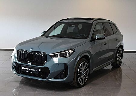 BMW X1 30 xDrive M Sport AHK Pano H&K HUD ACC 20