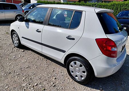 Skoda Fabia 1.2 HTP Ambiente Steuerkette_Neu, Tüv Neu