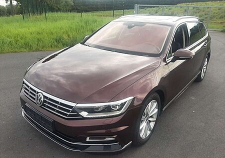 VW Passat Variant Volkswagen 2.0 TDI DSG 4M High. R - Line,LED