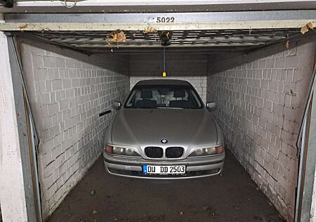 BMW 523i 523