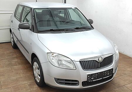 Skoda Fabia 1.2 KLIMA AUX-IN SERVO ABS MP3 CD 8-RÄDER EURO4
